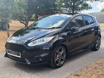 Used Ford Fiesta 2017 for sale - 79437810: Photo