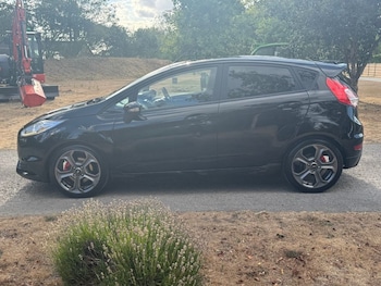 Used Ford Fiesta 2017 for sale - 79437810: Photo