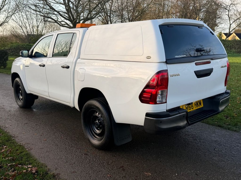 Used Toyota Hilux 2018 for sale - 76848319: Photo 4