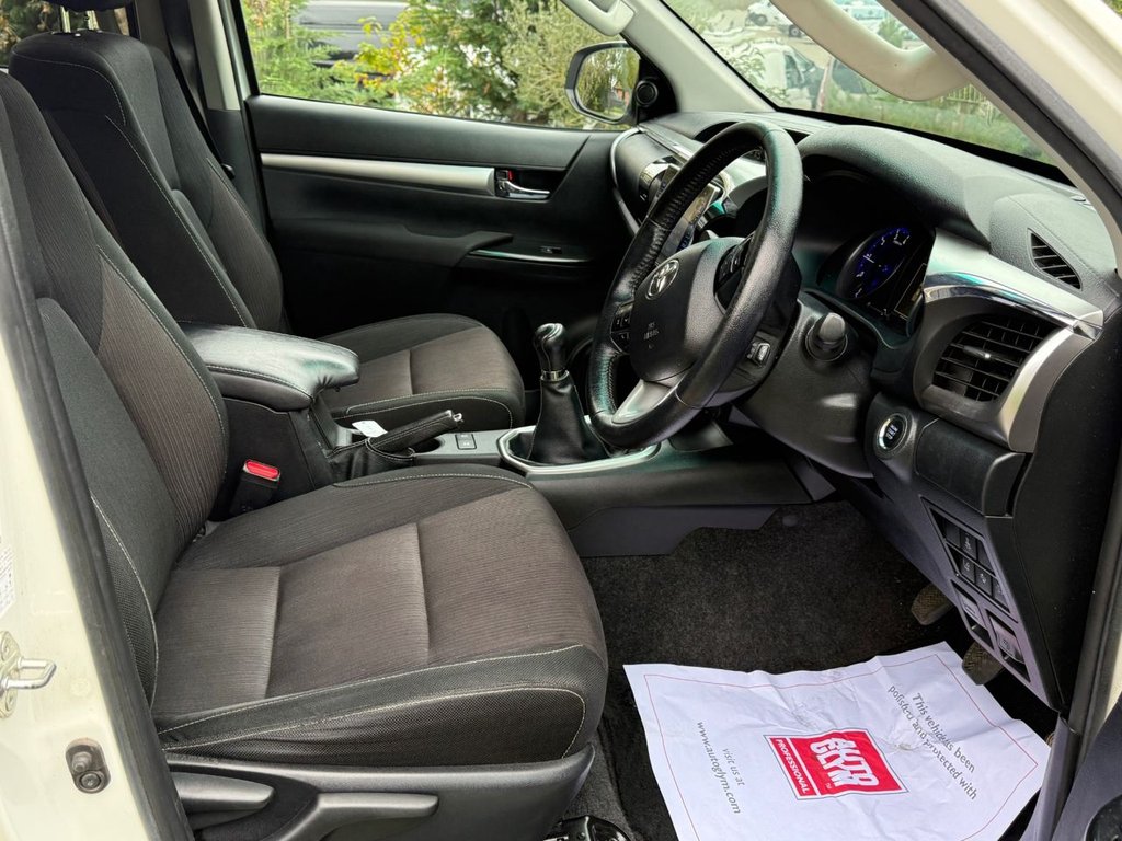 Used Toyota Hilux 2019 for sale - 76304331: Photo 12