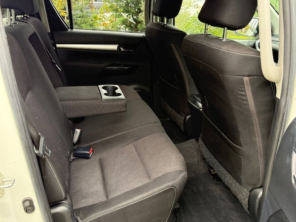 Used Toyota Hilux 2019 for sale - 76304331: Photo 13