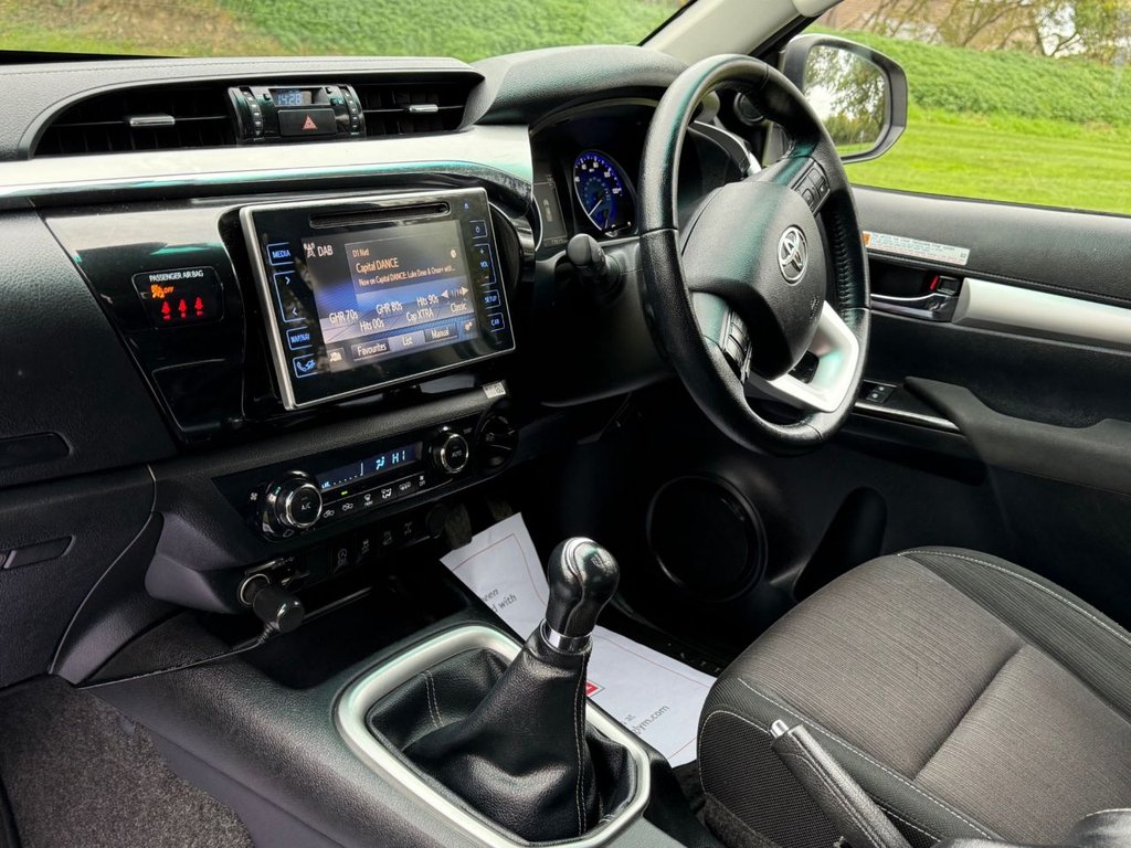 Used Toyota Hilux 2019 for sale - 76304331: Photo 15