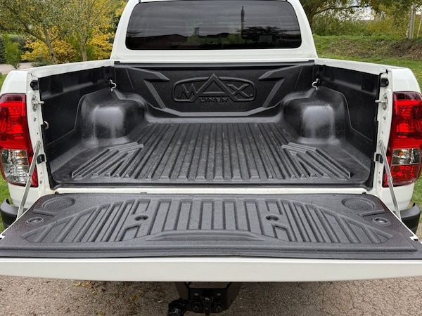 Used Toyota Hilux 2019 for sale - 76304331: Photo 18