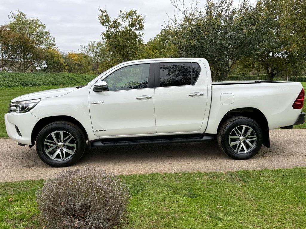 Used Toyota Hilux 2019 for sale - 76304331: Photo 3
