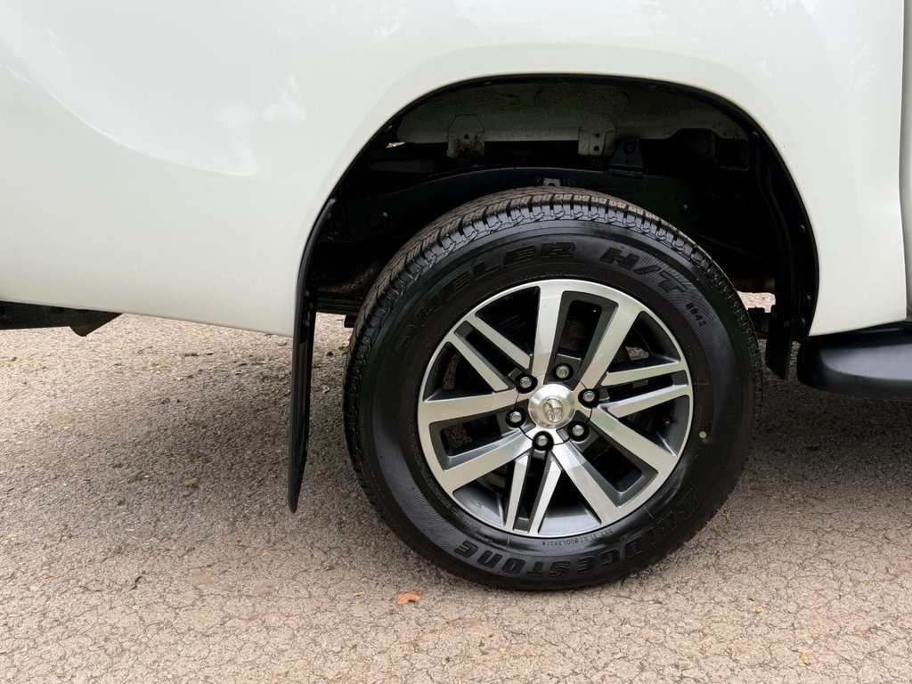 Used Toyota Hilux 2019 for sale - 76304331: Photo 8
