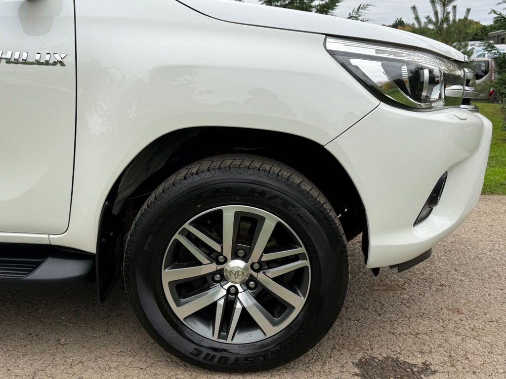 Used Toyota Hilux 2019 for sale - 76304331: Photo 9