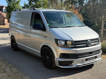 Used Volkswagen Transporter 2018 for sale - 79470286: Photo