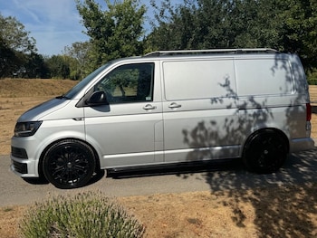 Used Volkswagen Transporter 2018 for sale - 79470286: Photo