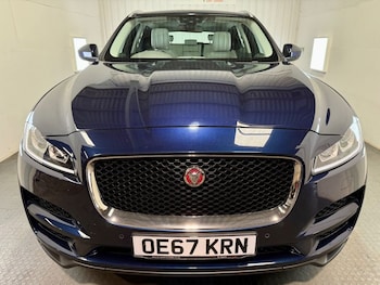 Used Jaguar F-Pace 2017 for sale - 75572955: Photo