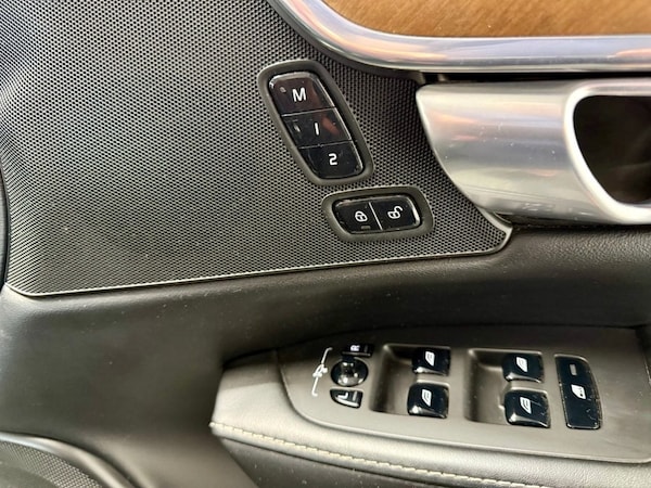 Used Volvo S90 2017 for sale - 75572969: Photo 33
