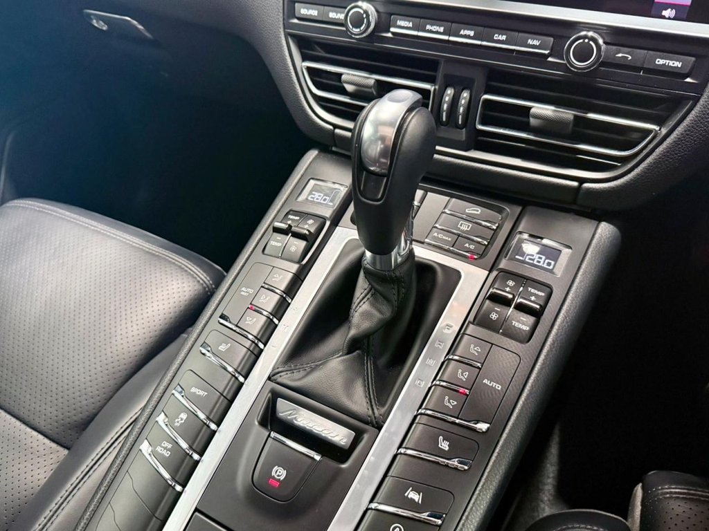 Used Porsche Macan 2019 for sale - 77879402: Photo 18