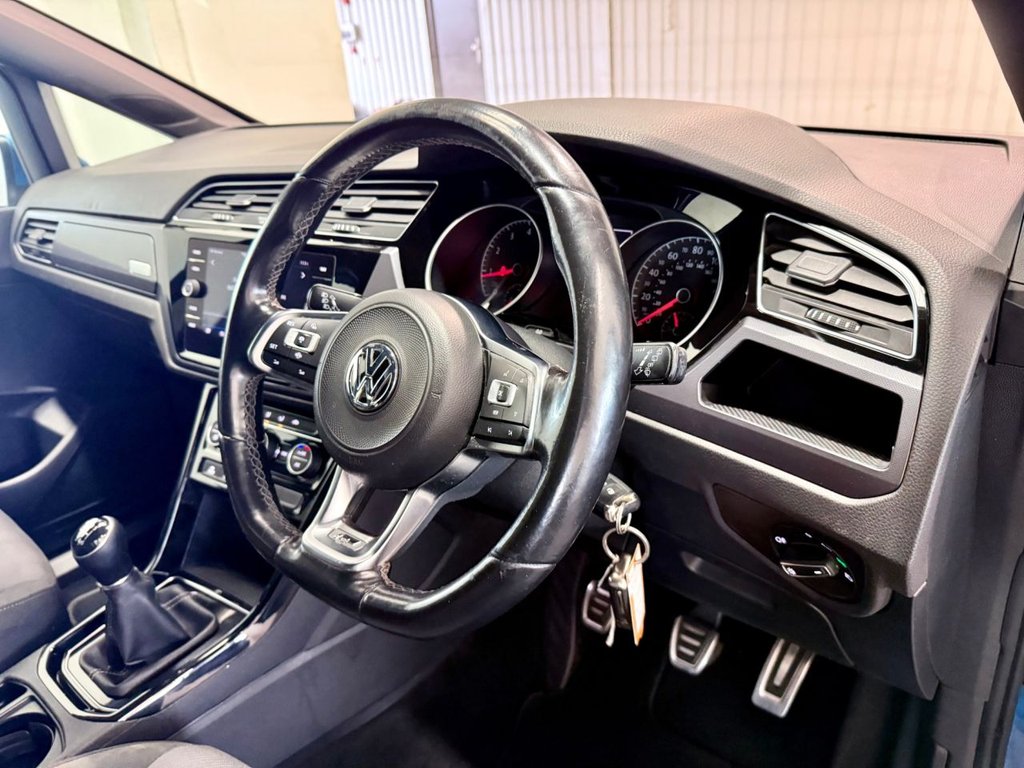 Used Volkswagen Touran 2018 for sale - 77667142: Photo 11