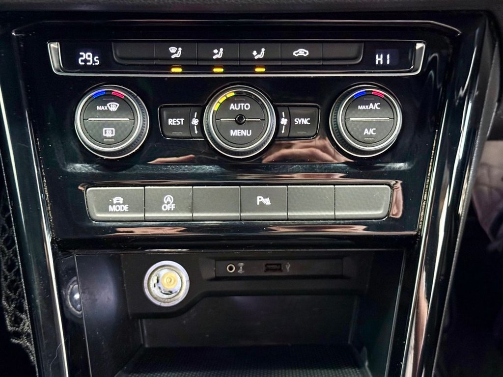 Used Volkswagen Touran 2018 for sale - 77667142: Photo 24