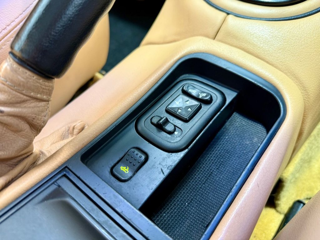 Used Maserati Spyder 2003 for sale - 77708938: Photo 20