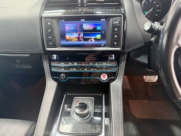 Used Jaguar F-Pace 2017 for sale - 75410795: Photo 18