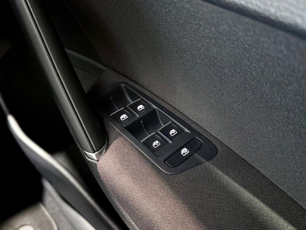 Used Volkswagen Golf 2019 for sale - 77850358: Photo 19