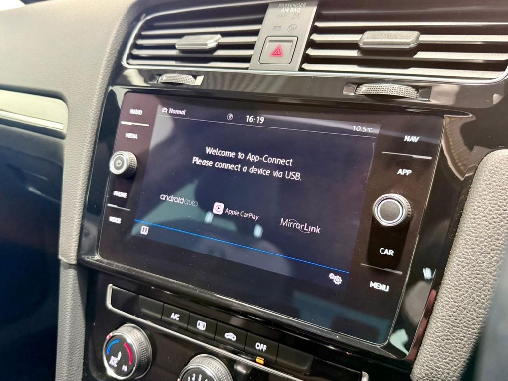 Used Volkswagen Golf 2019 for sale - 77850358: Photo 25