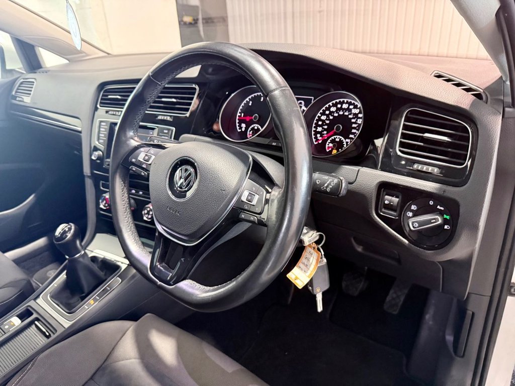 Used Volkswagen Golf 2014 for sale - 77263870: Photo 11