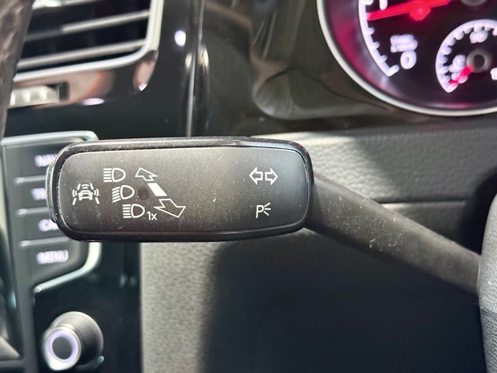 Used Volkswagen Golf 2014 for sale - 77263870: Photo 16