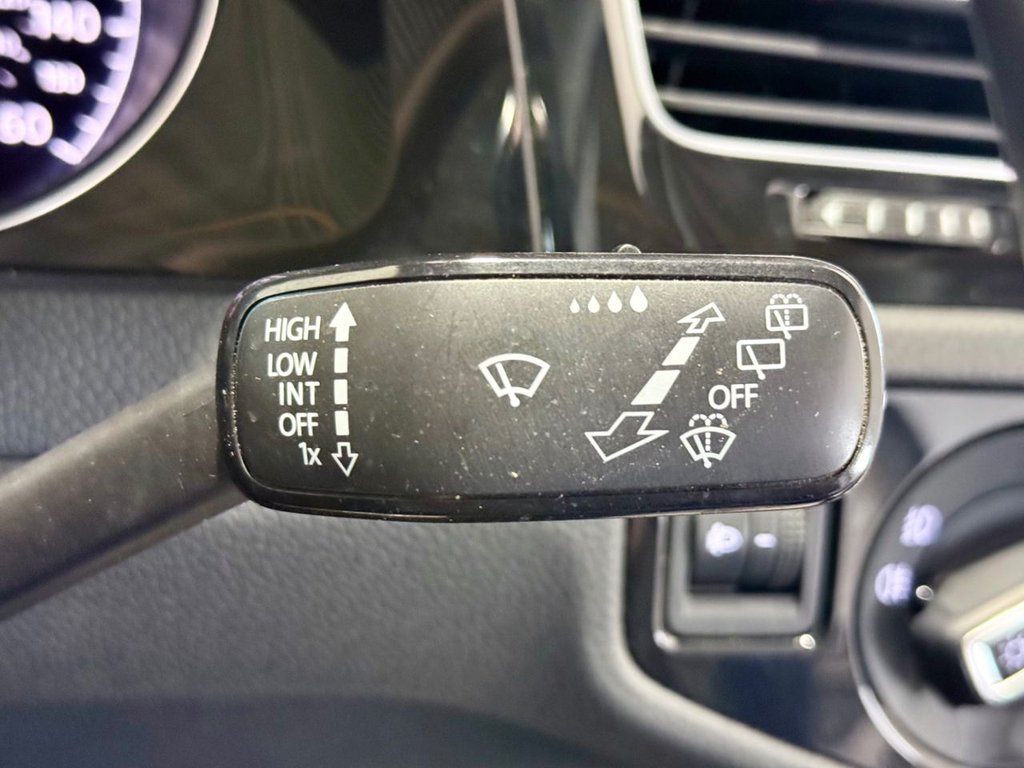 Used Volkswagen Golf 2014 for sale - 77263870: Photo 17