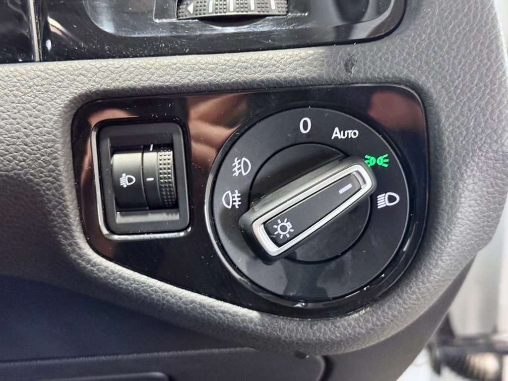 Used Volkswagen Golf 2014 for sale - 77263870: Photo 18