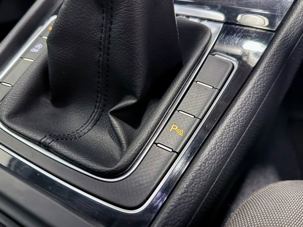 Used Volkswagen Golf 2014 for sale - 77263870: Photo 25