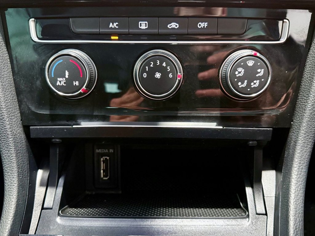 Used Volkswagen Golf 2014 for sale - 77263870: Photo 26