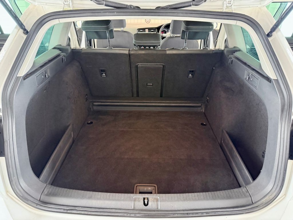 Used Volkswagen Golf 2014 for sale - 77263870: Photo 33