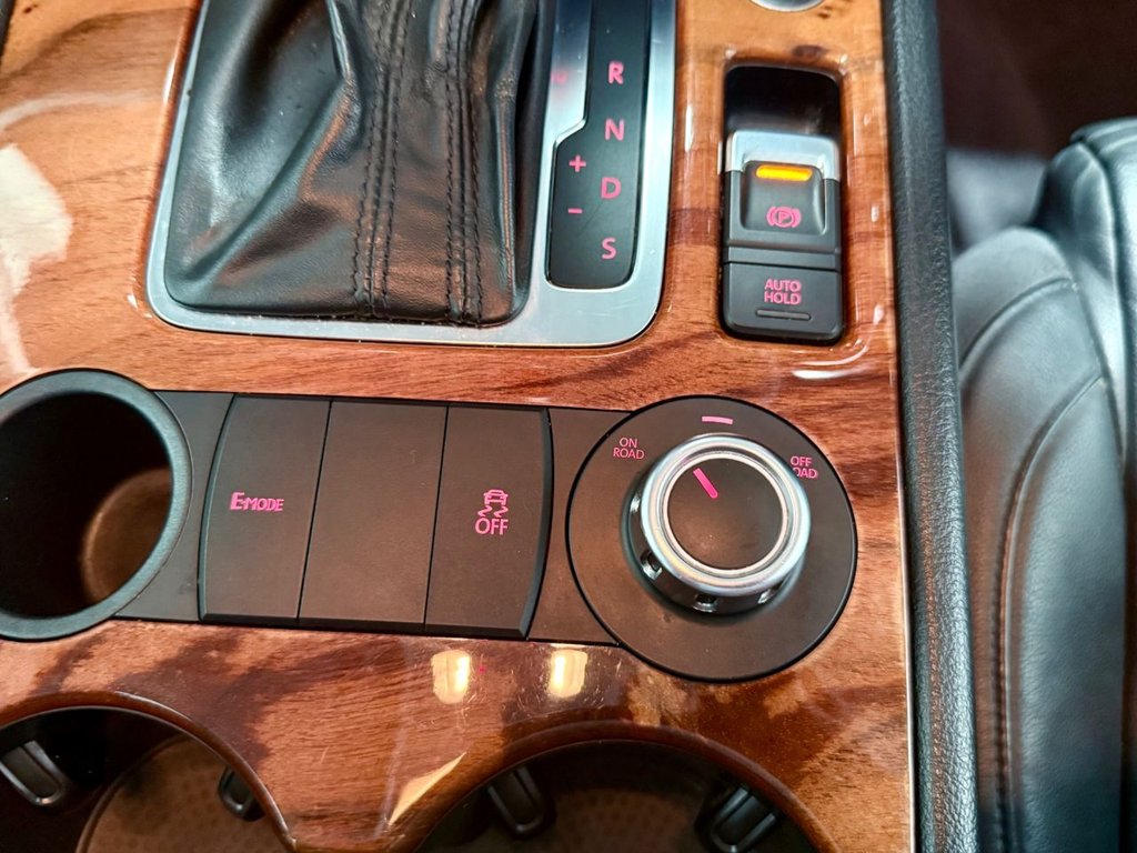 Used Volkswagen Touareg 2010 for sale - 76570581: Photo 24