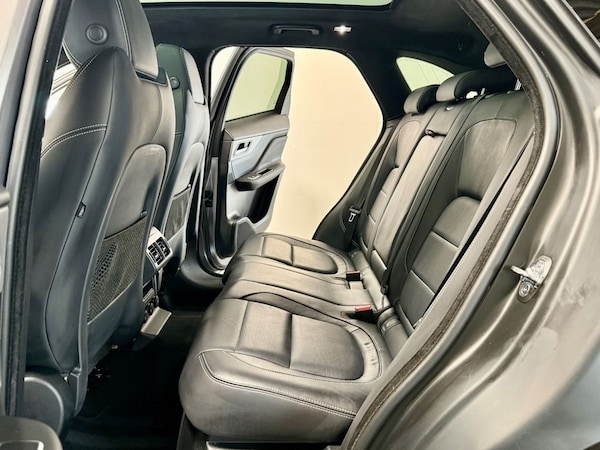 Used Jaguar F-Pace 2019 for sale - 74443290: Photo 33