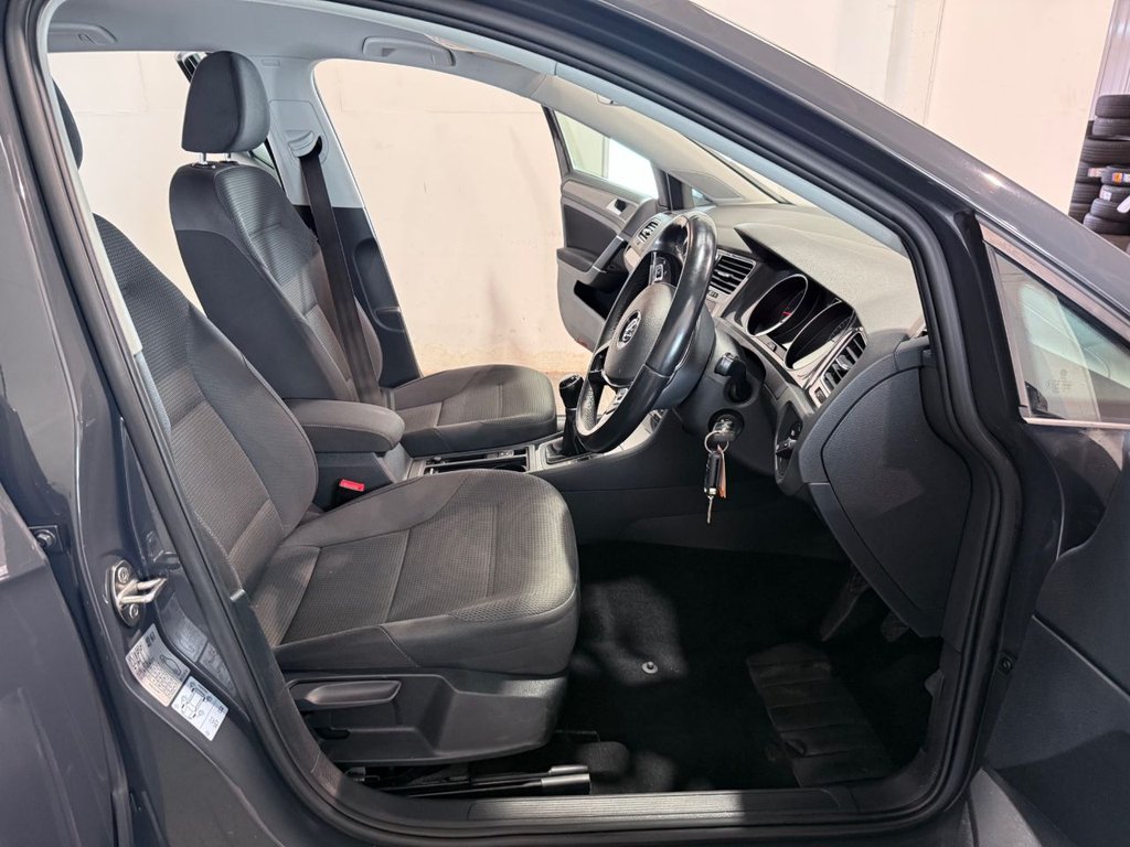 Used Volkswagen Golf 2019 for sale - 76883365: Photo 41