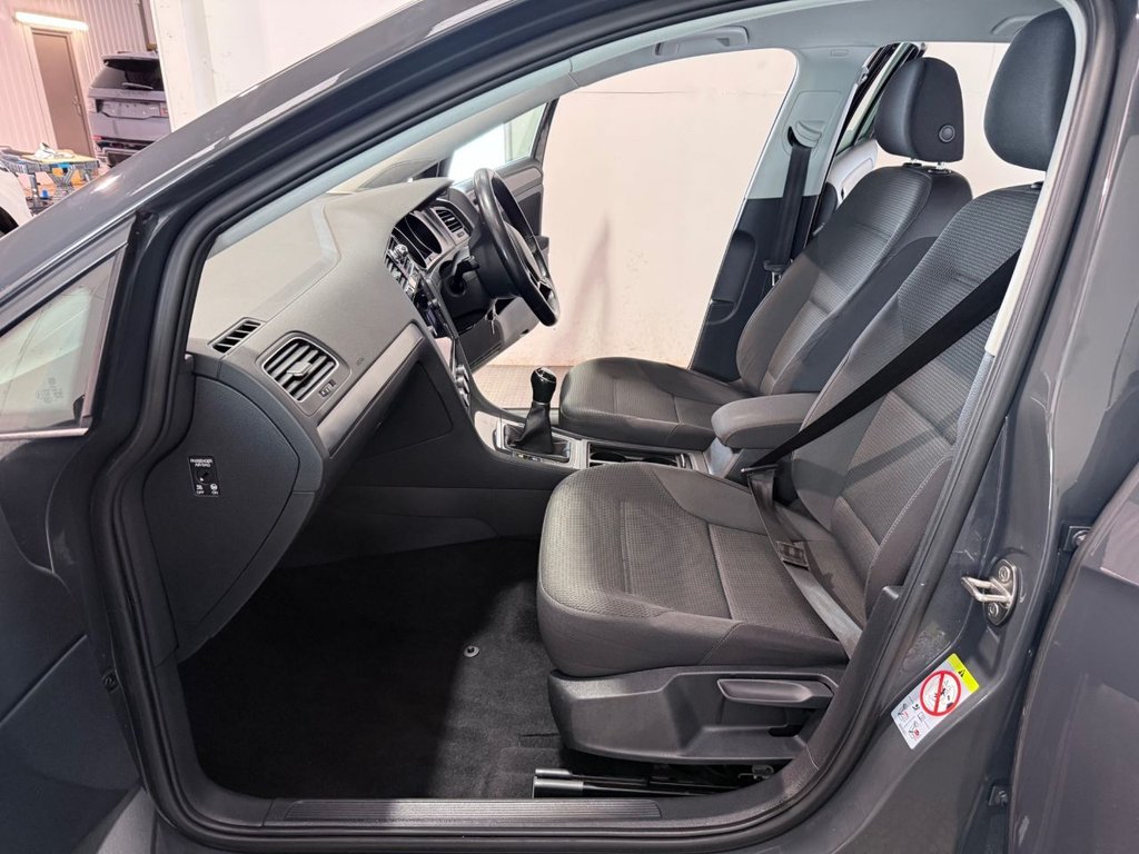 Used Volkswagen Golf 2019 for sale - 76883365: Photo 43