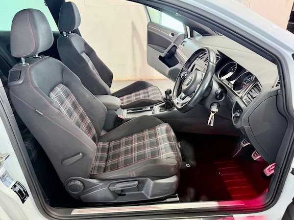 Used Volkswagen Golf 2013 for sale - 76291425: Photo 34