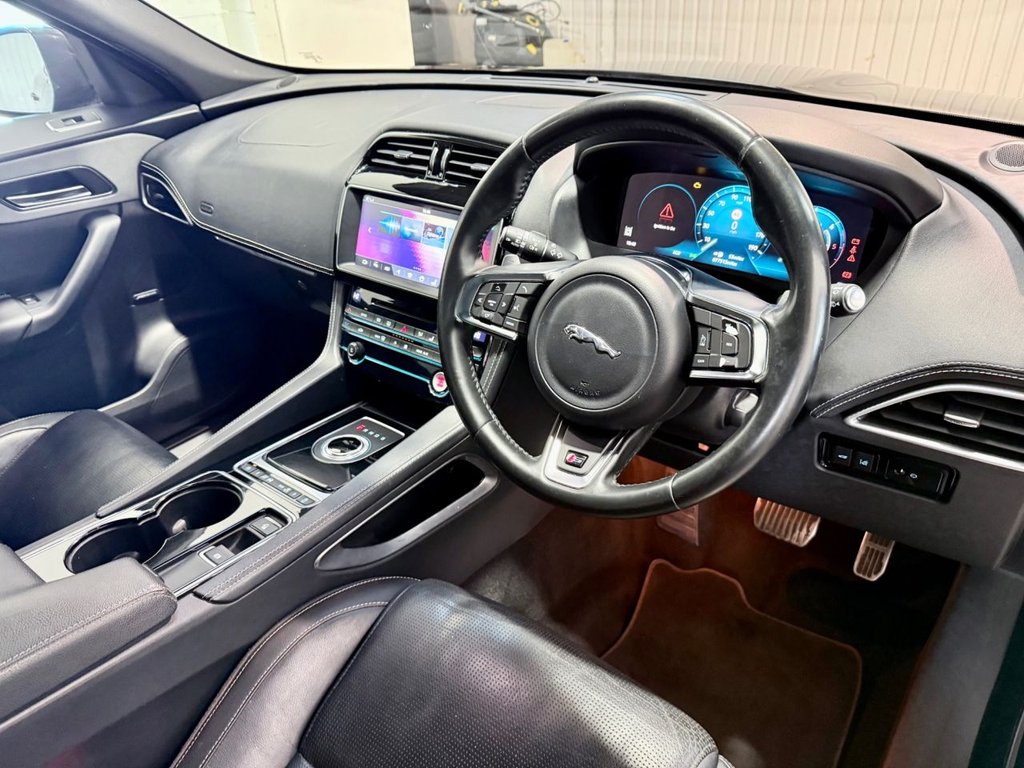 Used Jaguar F-Pace 2016 for sale - 76655362: Photo 11
