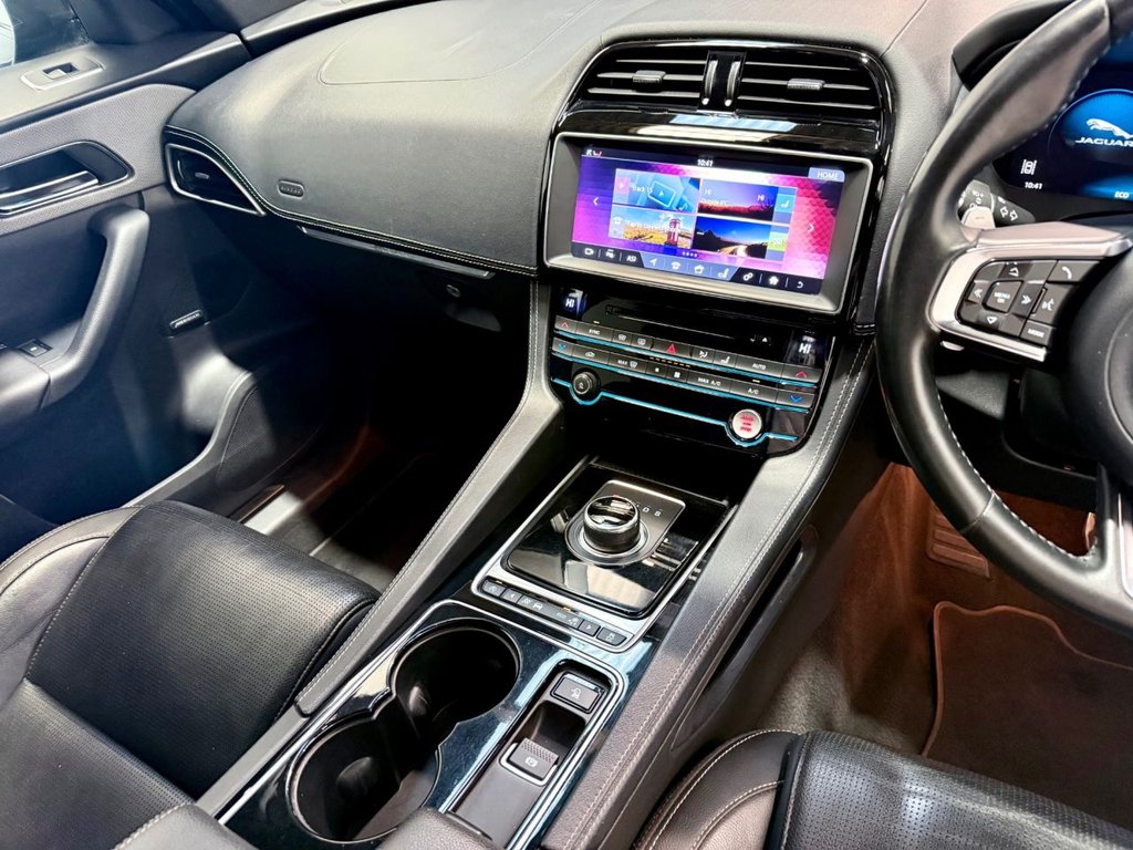 Used Jaguar F-Pace 2016 for sale - 76655362: Photo 23