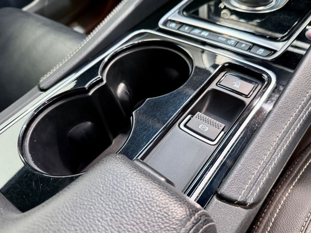 Used Jaguar F-Pace 2016 for sale - 76655362: Photo 24