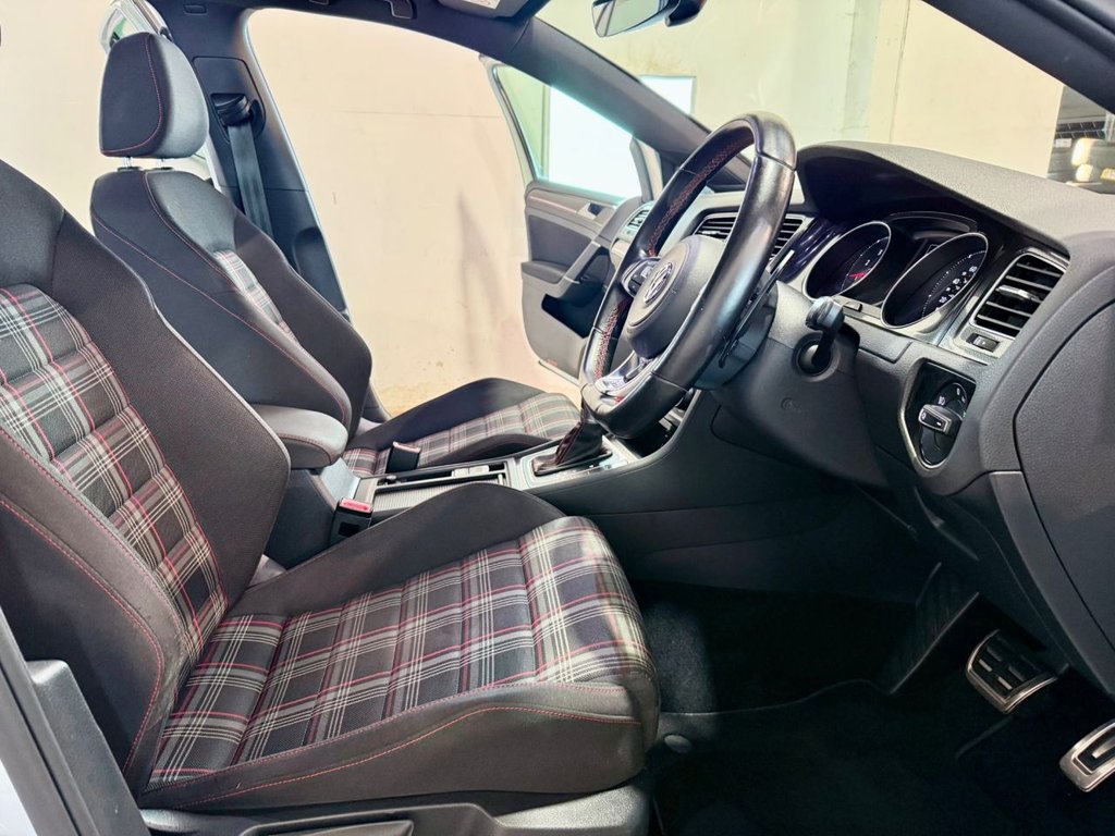 Used Volkswagen Golf 2017 for sale - 77356036: Photo 22