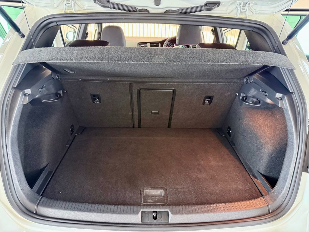 Used Volkswagen Golf 2017 for sale - 77356036: Photo 24