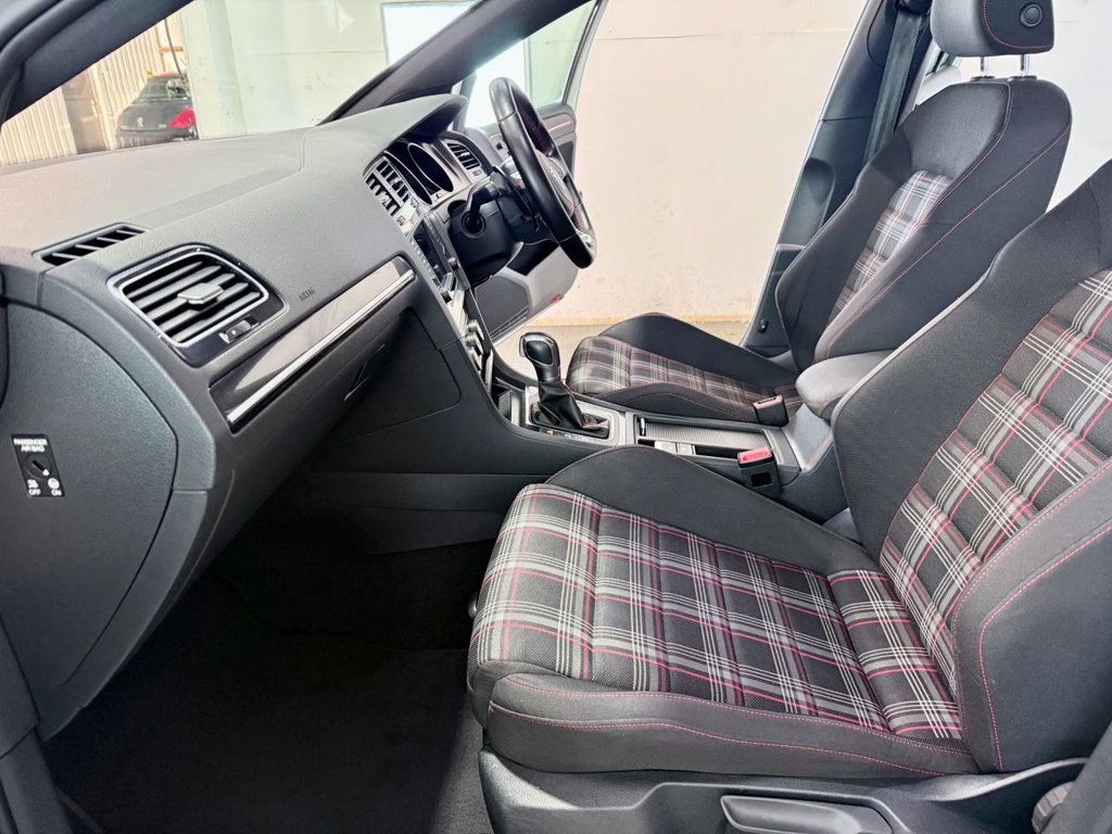 Used Volkswagen Golf 2017 for sale - 77356036: Photo 25