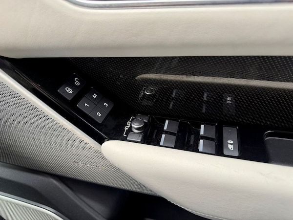 Used Land Rover Range Rover Velar 2018 for sale - 75206990: Photo 28