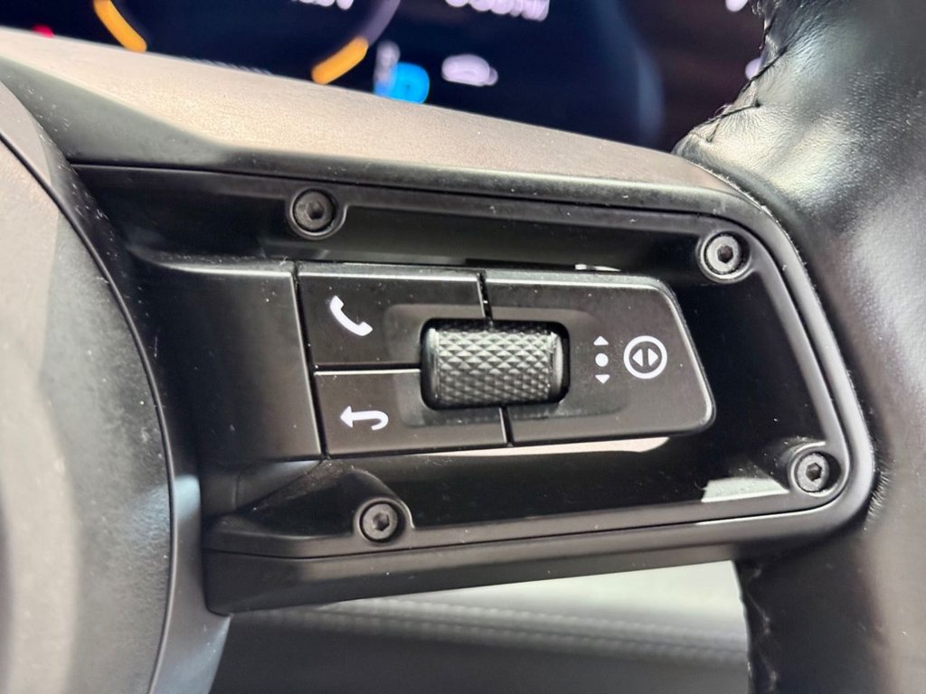 Used Porsche Taycan 2022 for sale - 76132976: Photo 16