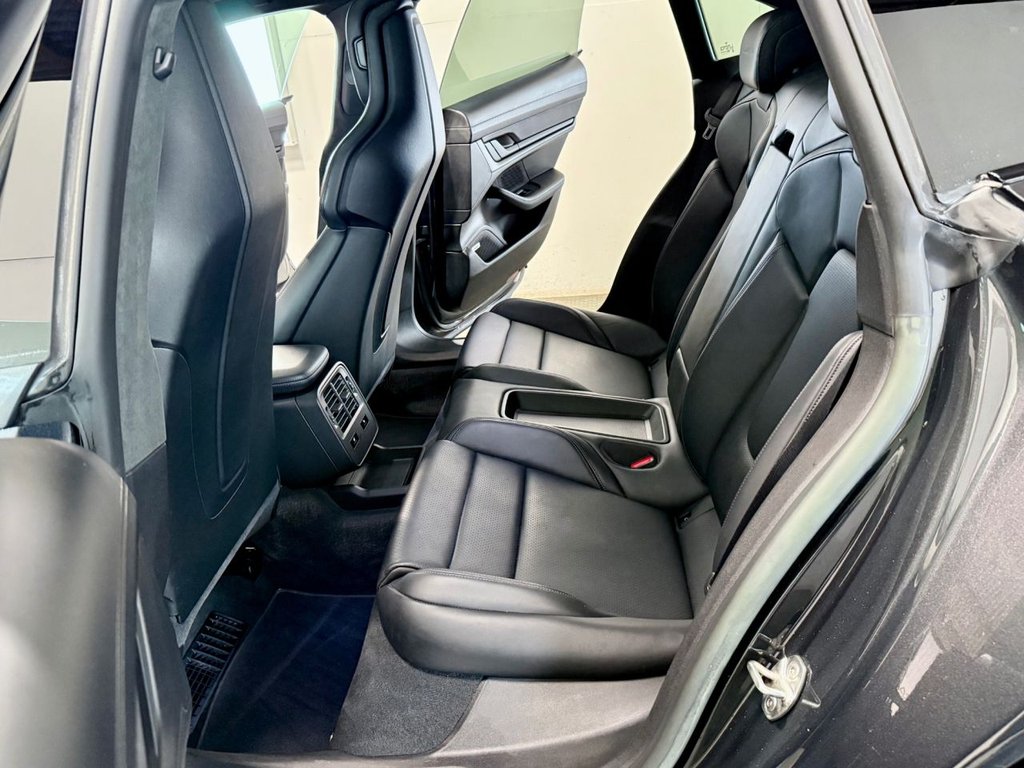 Used Porsche Taycan 2022 for sale - 76132976: Photo 46