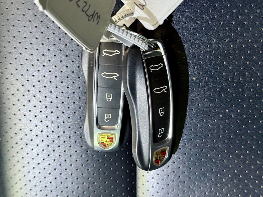 Used Porsche Taycan 2022 for sale - 76132976: Photo 48