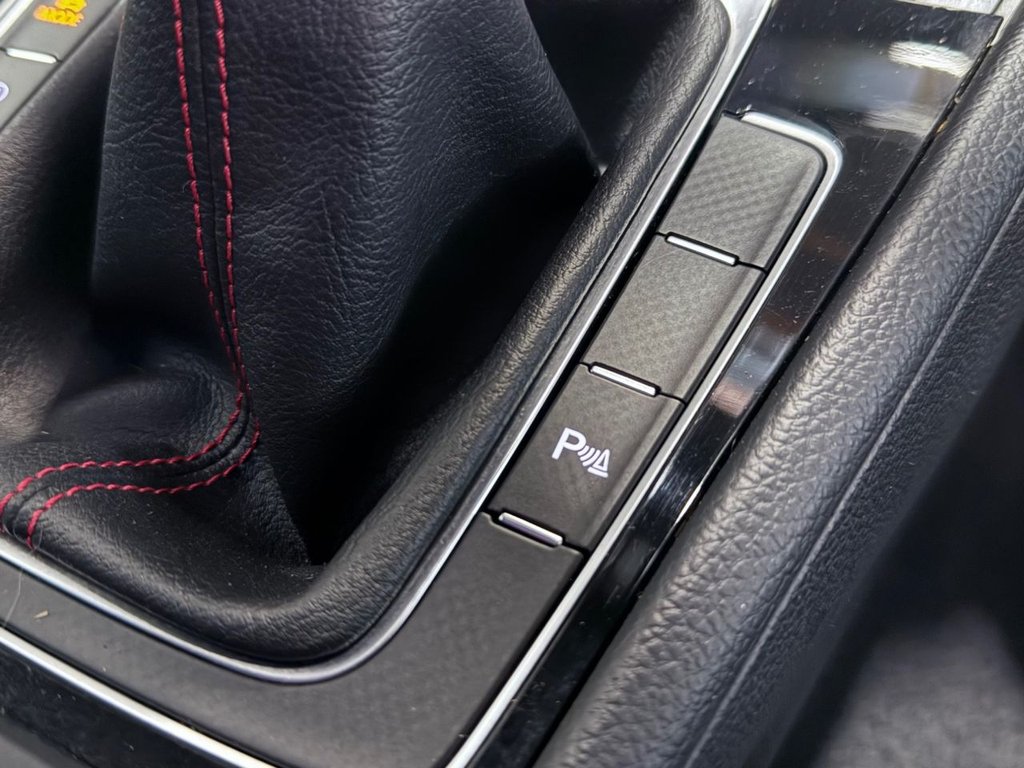 Used Volkswagen Golf 2017 for sale - 76784120: Photo 25