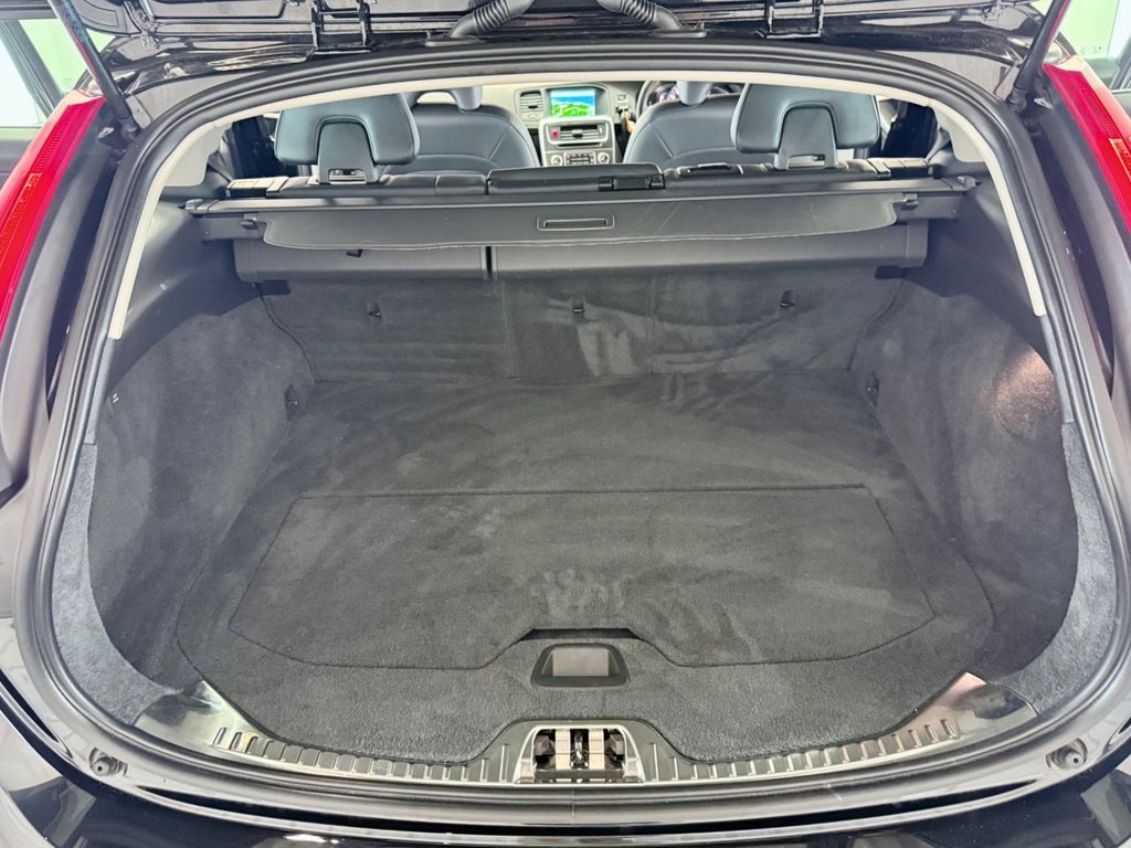 Used Volvo V60 2015 for sale - 76185594: Photo 37