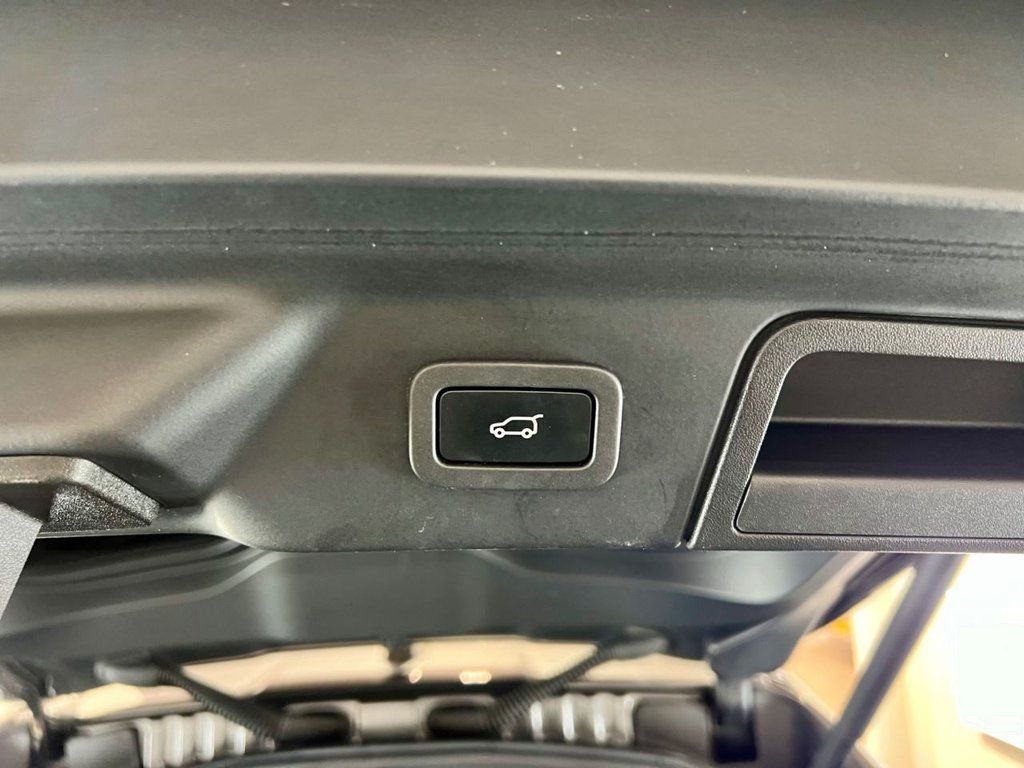 Used Land Rover Range Rover Velar 2018 for sale - 77981469: Photo 30