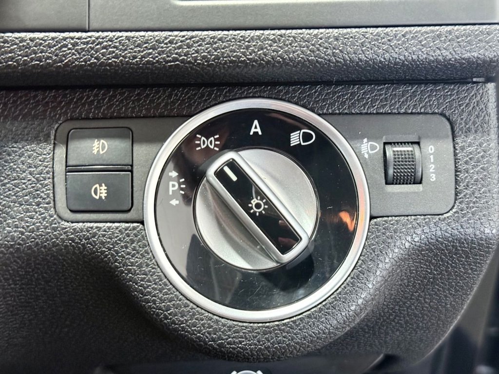 Used Mercedes-Benz C Class 2011 for sale - 76510008: Photo 17