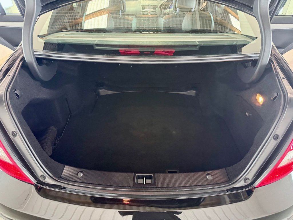 Used Mercedes-Benz C Class 2011 for sale - 76510008: Photo 36