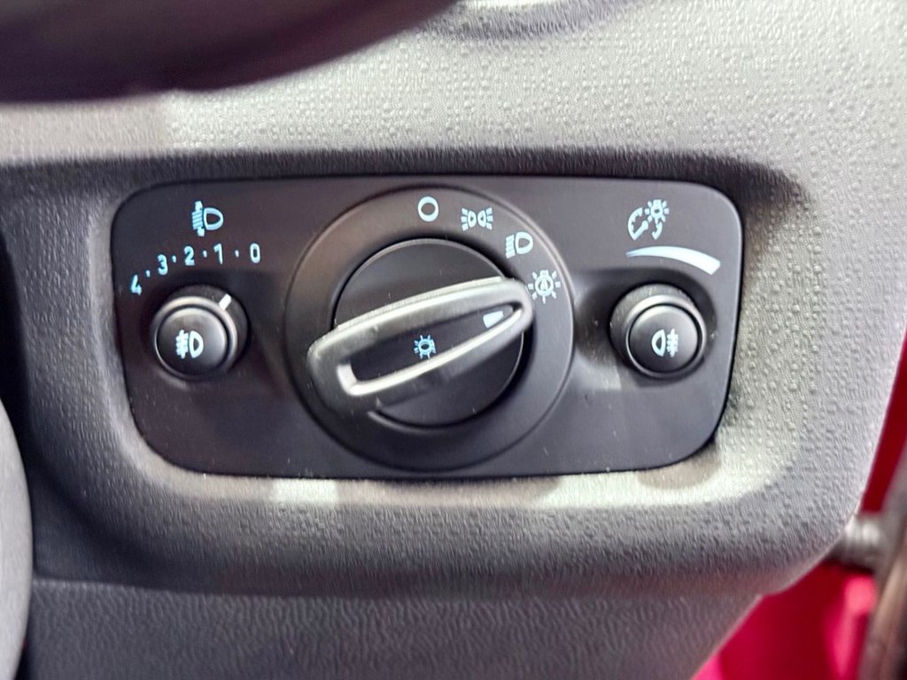 Used Ford Fiesta 2017 for sale - 76632611: Photo 18