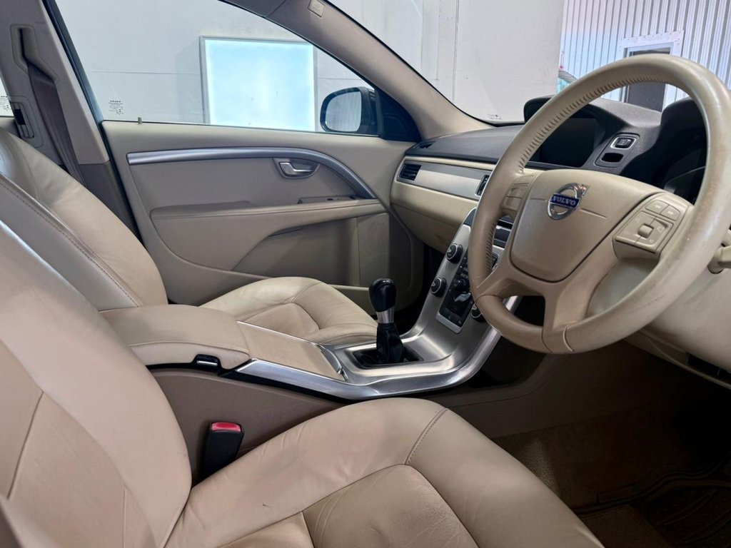 Used Volvo V70 2013 for sale - 77952248: Photo 10